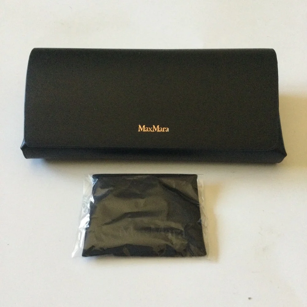 MAX MARA MaxMara BLACK LEATHER SUNGLASSES CASE WITH CLEANING CLOTH